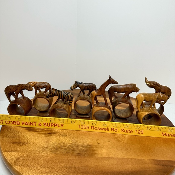 Hand Carved Vintage Wooden Safari Animal Napkin Rings 8 total. - Picture 6 of 17
